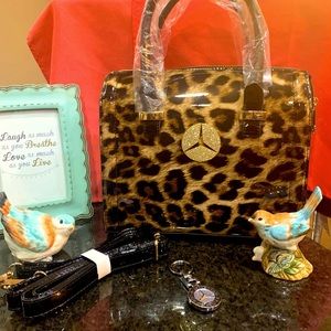 COPY - NWOT Mercedes Benz purse FREE Mercedes key chain